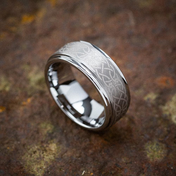 Tungsten carbide outlet celtic ring