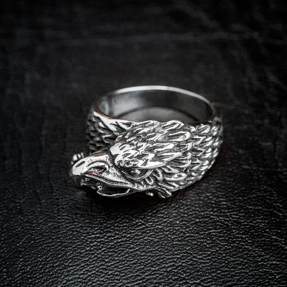 Lot - A John Hardy sapphire dragon head ring